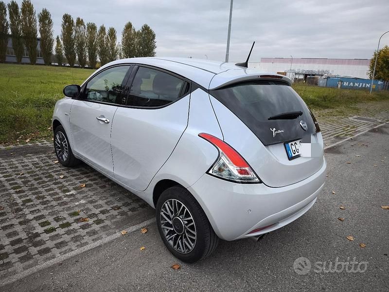 Usata Lancia Ypsilon Gold 69 CV (50 kW) 2021 Utilitaria