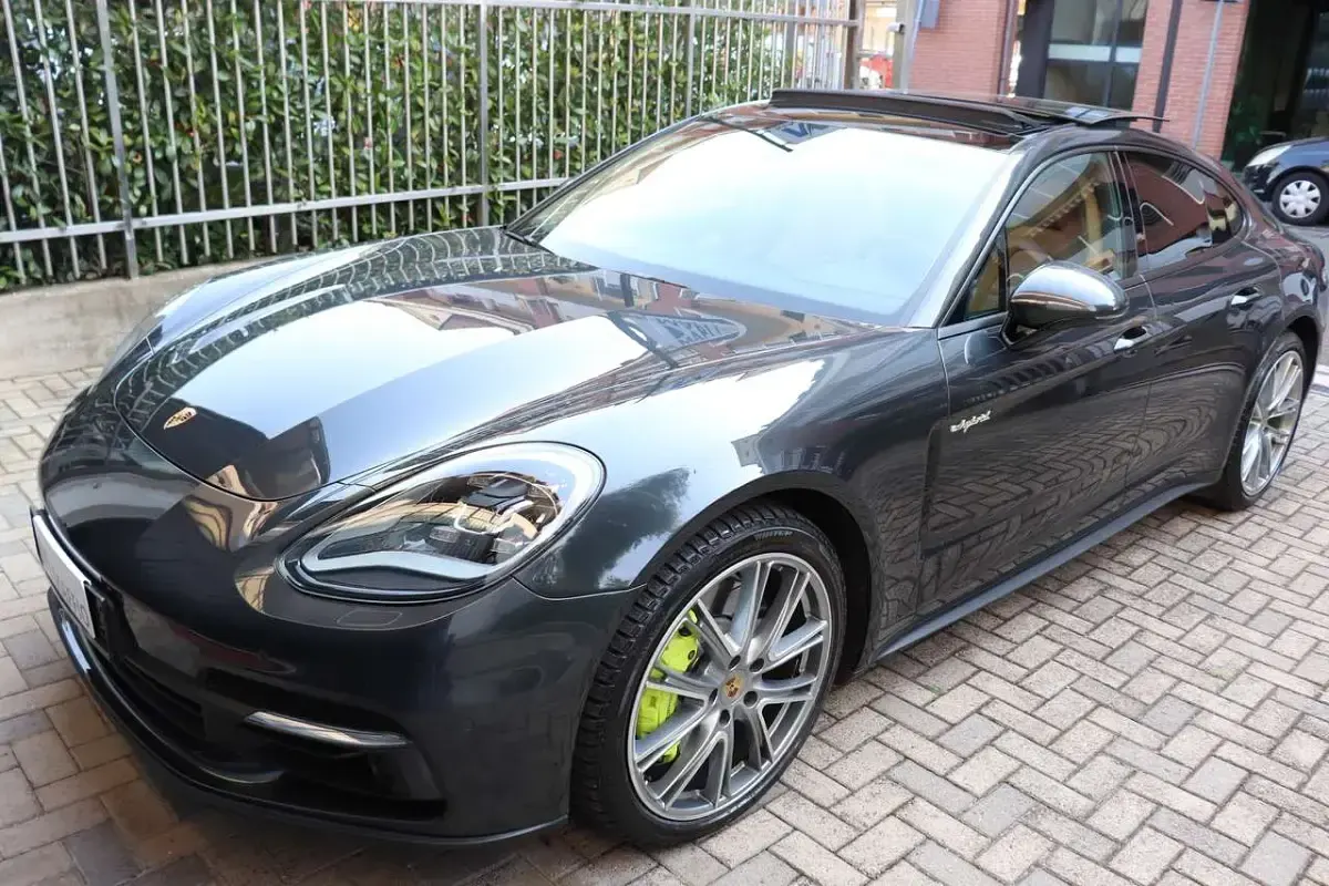 Usata Porsche Panamera Sport 330 CV (242 kW) 2019 Grigio Berlina