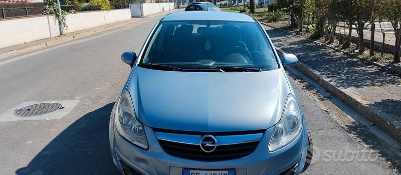 Usata Opel Corsa 69 CV (50 kW) 2008 Blu Utilitaria