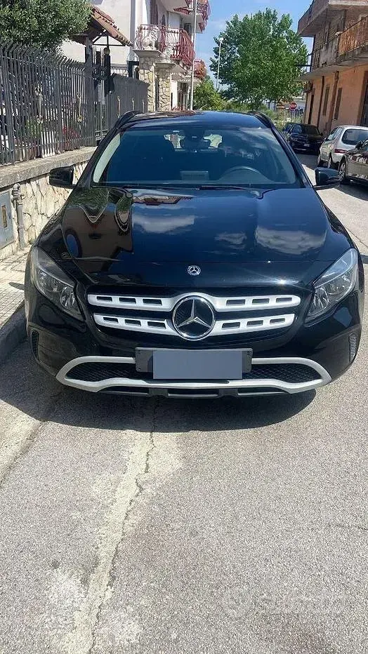 Begagnad Mercedes GLA200 136 HK (100 kW) 2018 Svart SUV