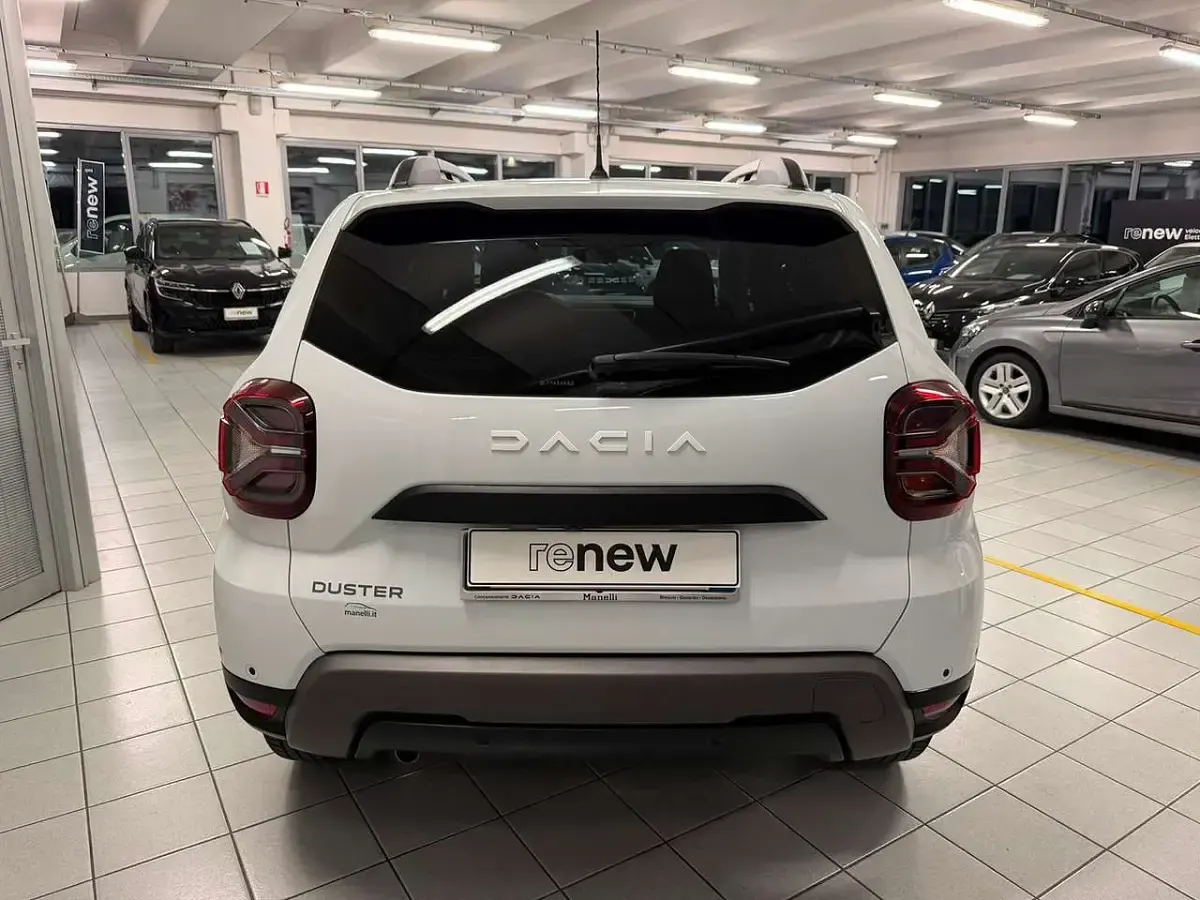 Usata Dacia Duster Journey 101 CV (74 kW) 2023 Bianco SUV