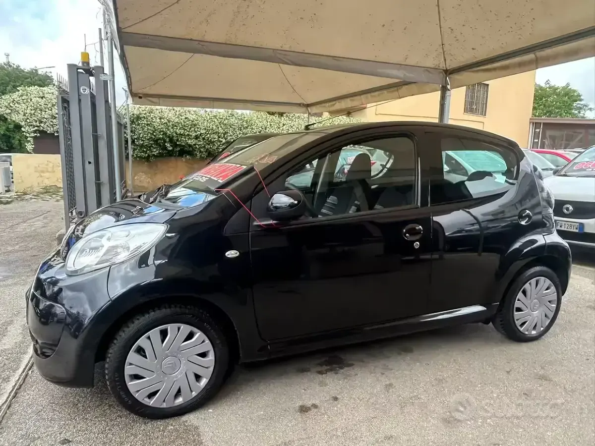 Usado Citroën C1 68 CV (50 kW) 2012 Negro Utilitario