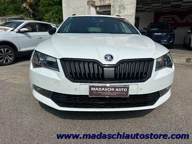 Bianco Usata 2017 Skoda Superb Executive Station wagon | 14.900 € (Buon prezzo) - Immagine 1/4
