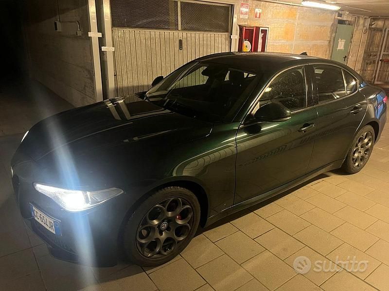 Verde Usata 2020 Alfa Romeo Giulia Tre volumi | 25.000 € (Buon prezzo) - Immagine 1/4