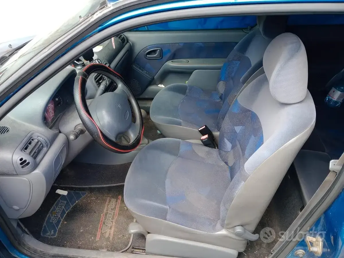 Usata Renault Clio II 1998 Blu Utilitaria