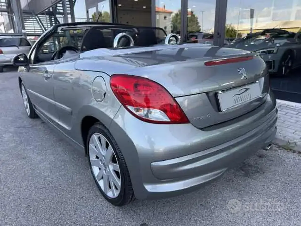 Usata Peugeot 207 CC 156 CV (114 kW) 2010 Grigio scuro Cabrio