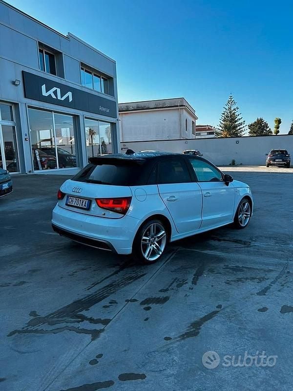 Usata Audi A1 Attraction 105 CV (77 kW) 2012 Bianco Utilitaria