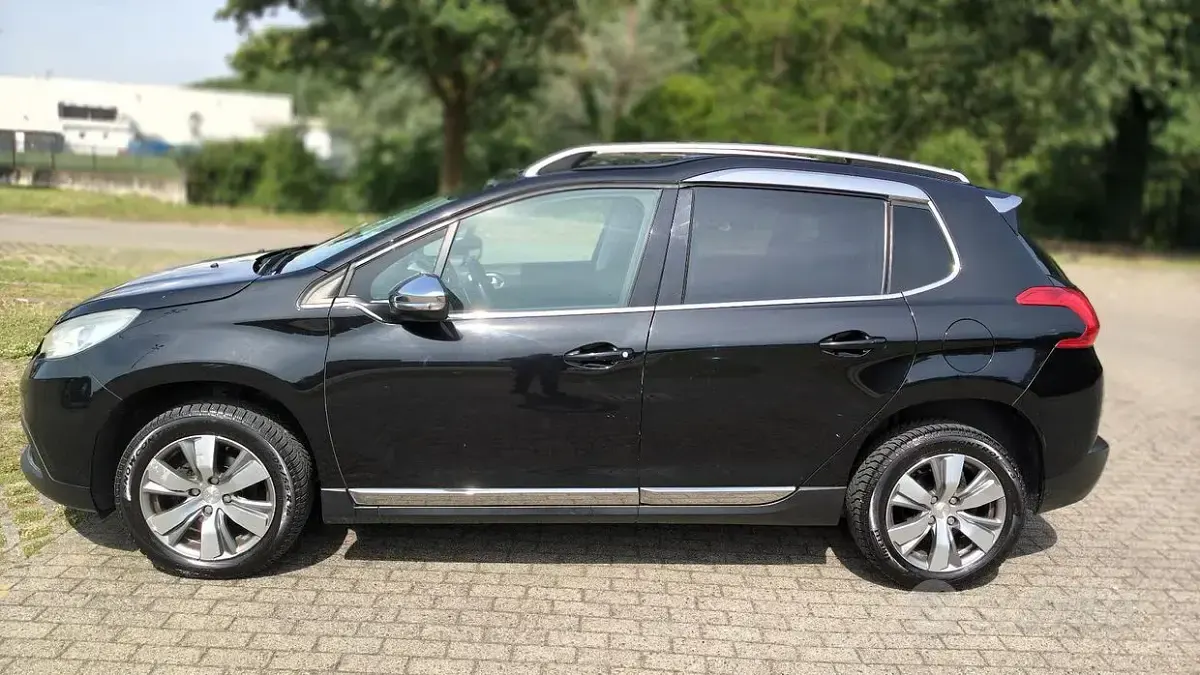 Usata Peugeot 2008 Allure 92 CV (67 kW) 2014 Nero SUV