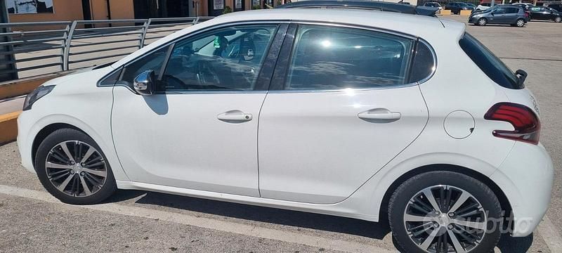 Usata Peugeot 208 115 CV (84 kW) 2017 Bianco Utilitaria