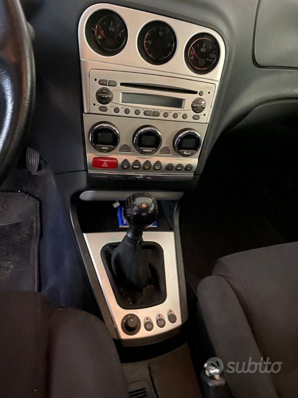 Usata Alfa Romeo 156 140 CV (102 kW) 2005 Berlina