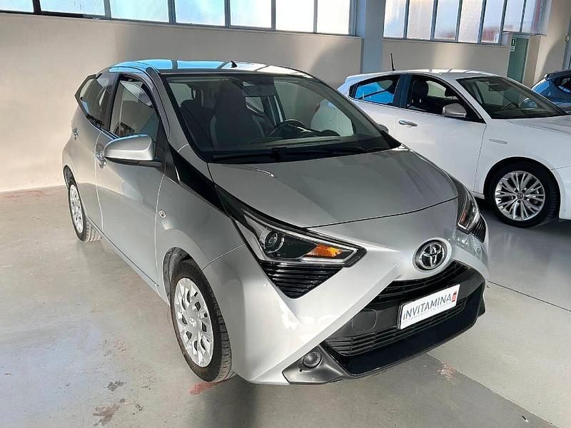 Argento Usata 2019 Toyota Aygo Cool Utilitaria | 9900 € (Ottimo prezzo) - Immagine 1/4