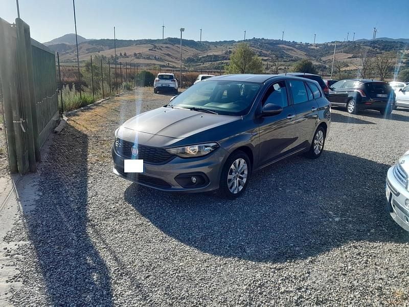 Usata Fiat Tipo Business 120 CV (88 kW) 2019 Marrone Station wagon