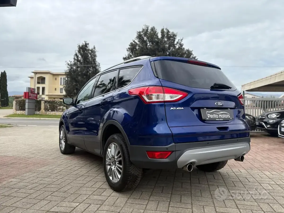 Usata Ford Kuga Titanium 140 CV (102 kW) 2015 Bluazzurro SUV