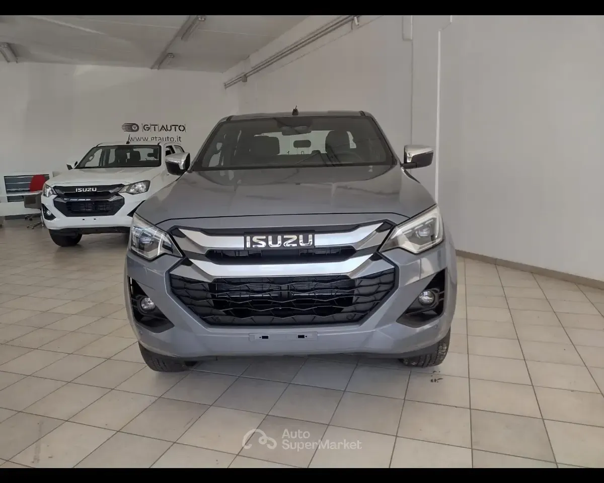 Nuova Isuzu D-Max 163 CV (119 kW) 2025 Gray Pick-up
