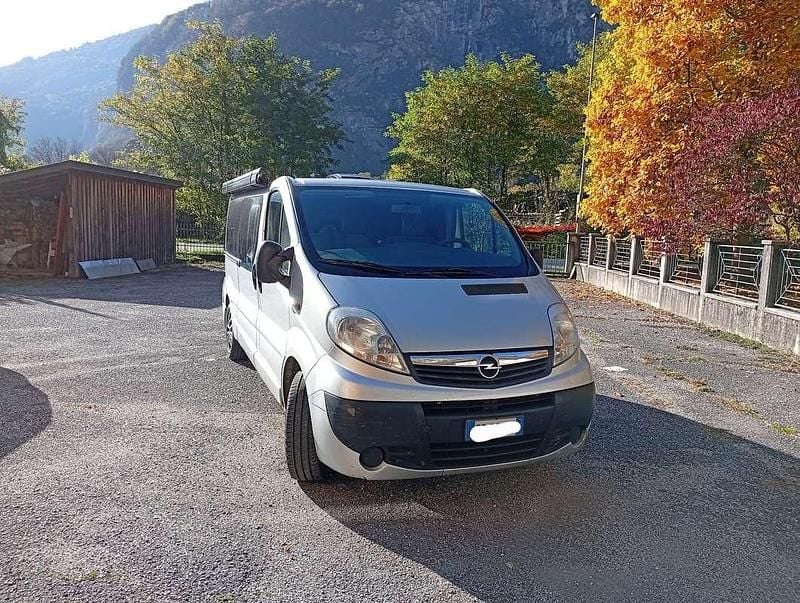 Usata Opel Vivaro 114 CV (83 kW) 2013 Argento Monovolume
