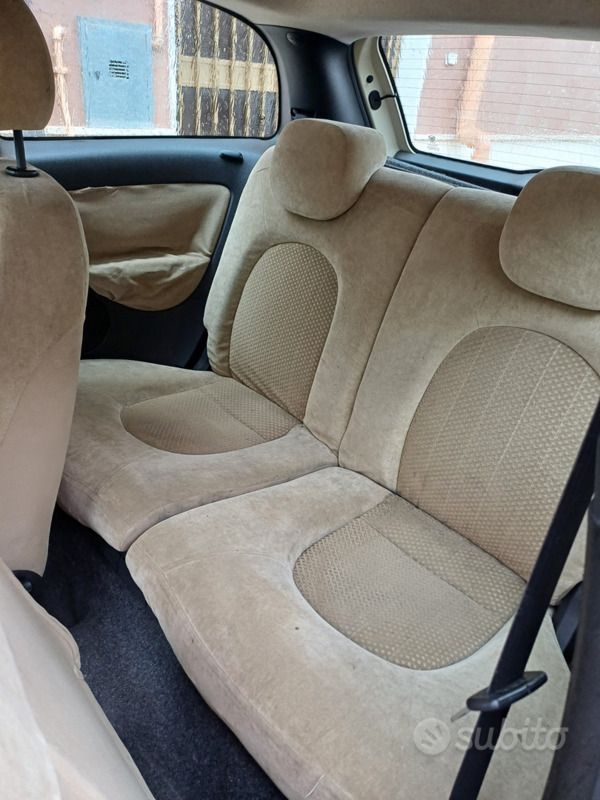 Usata Lancia Ypsilon 2004 Bianco Utilitaria