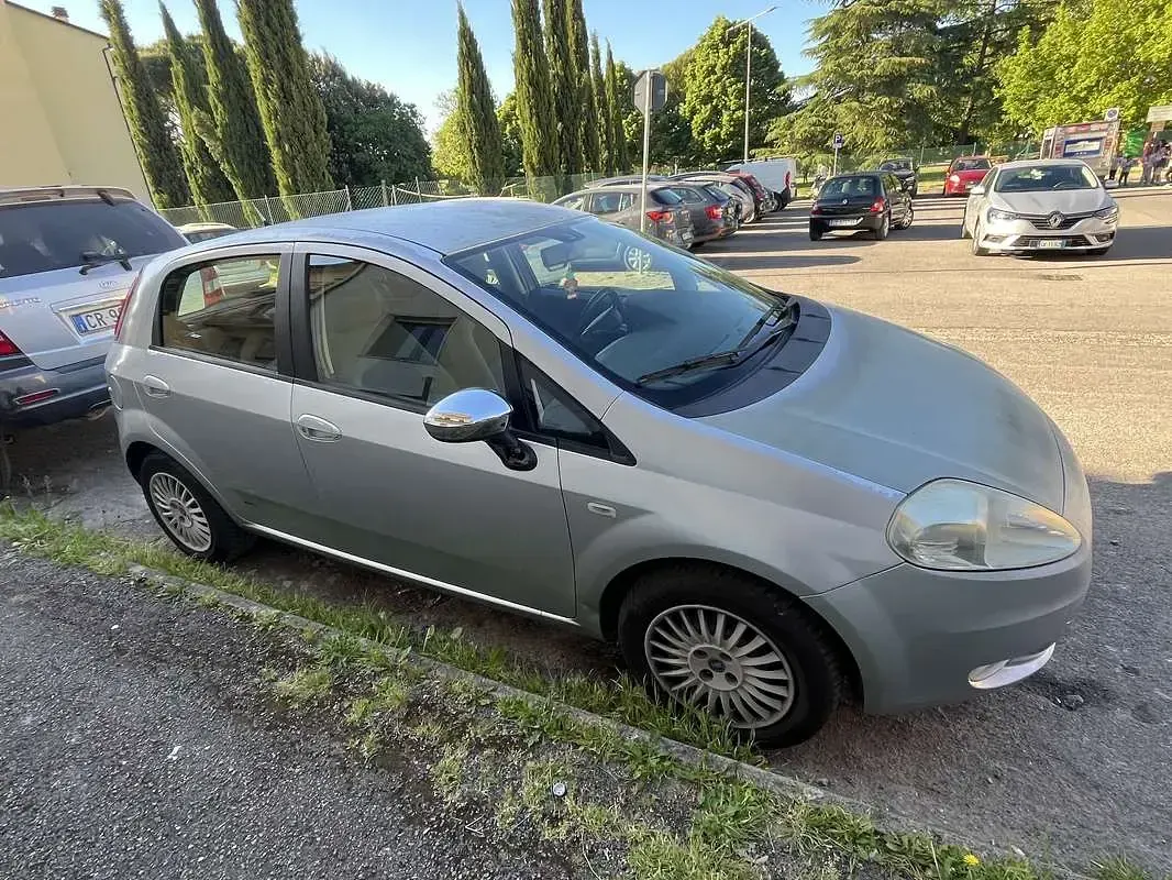 Usata Fiat Grande Punto Active 75 CV (55 kW) 2006 Grigio Utilitaria