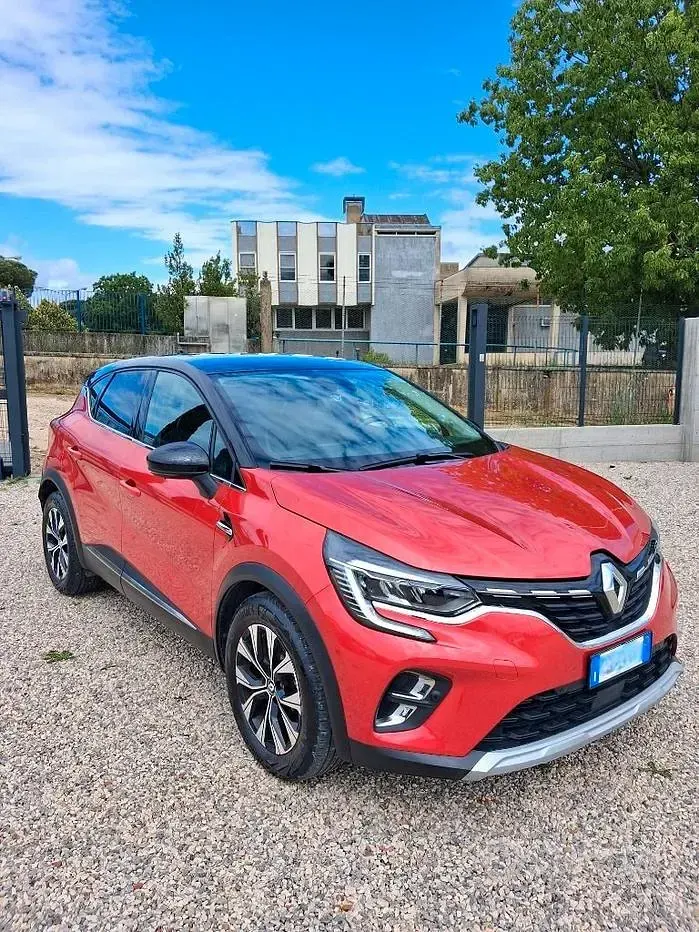 Usata Renault Captur Techno 140 CV (102 kW) 2023 Rosso SUV