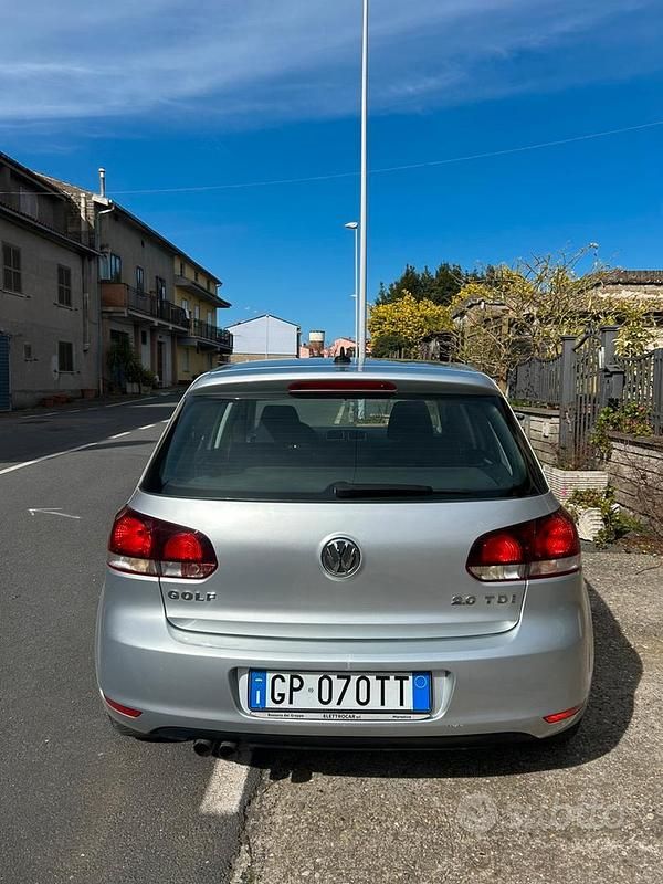 Usata VW Golf VI 140 CV (102 kW) 2010 Grigio Utilitaria