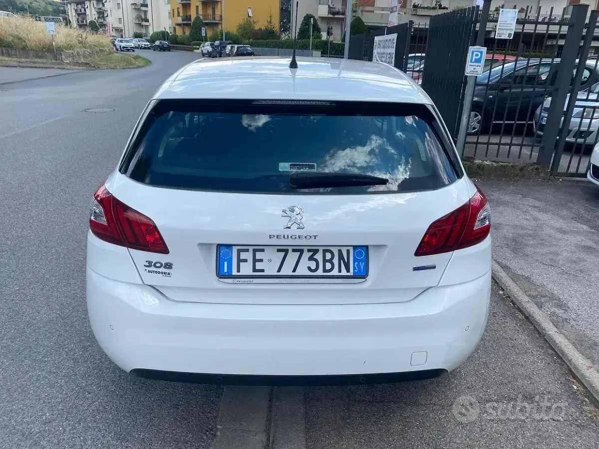 Usata Peugeot 308 Access 110 CV (80 kW) 2016 Bianco Berlina
