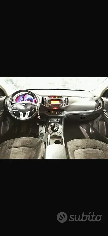 Usata Kia Sportage Active 135 CV (99 kW) 2011 Argento SUV