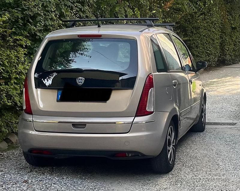 Usata Lancia Musa 95 CV (69 kW) 2009 Grigio Monovolume