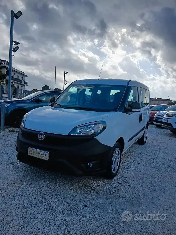 Usata Fiat Doblò 95 CV (69 kW) 2019 Bianco Monovolume
