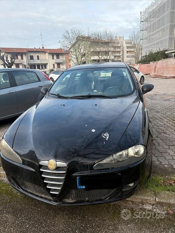 Nero Usata 2005 Alfa Romeo 147 Utilitaria | 1200 € (Super prezzo) - Immagine 1/4