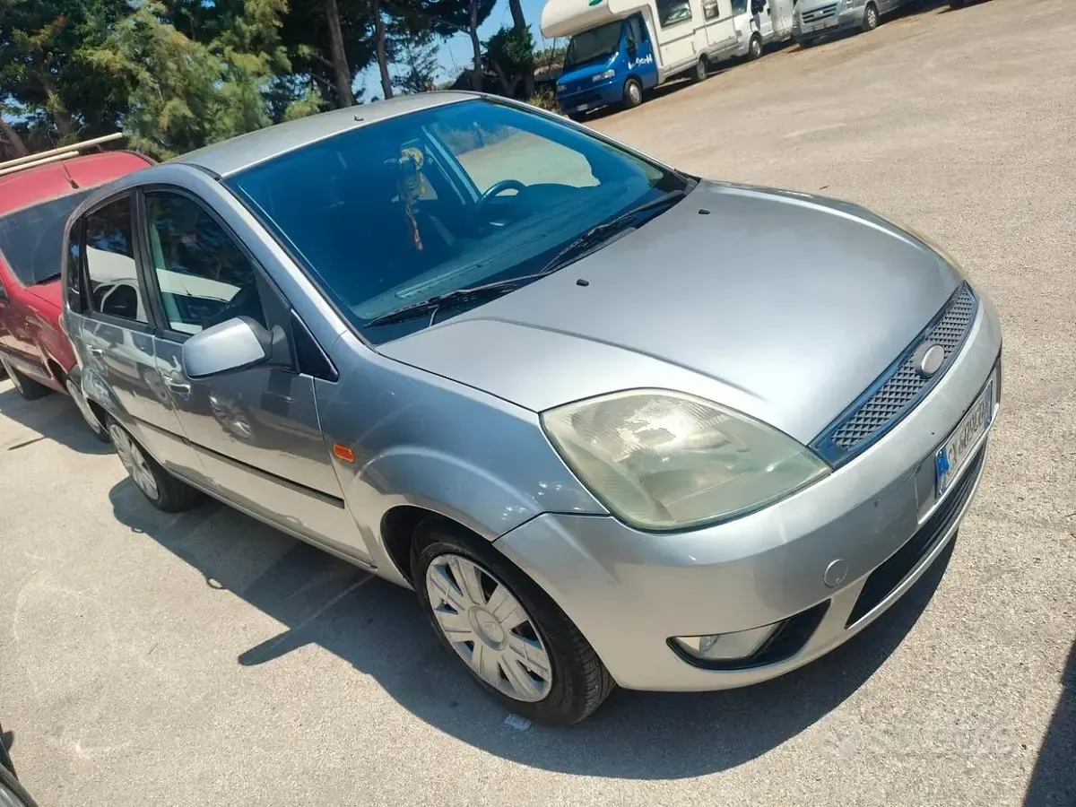 Usata Ford Fiesta 68 CV (50 kW) 2005 Utilitaria