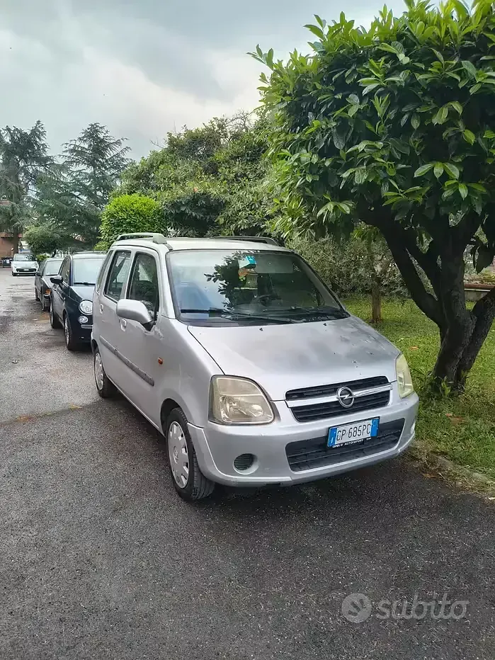 Usata Opel Agila 75 CV (55 kW) 2004 Grigio Monovolume