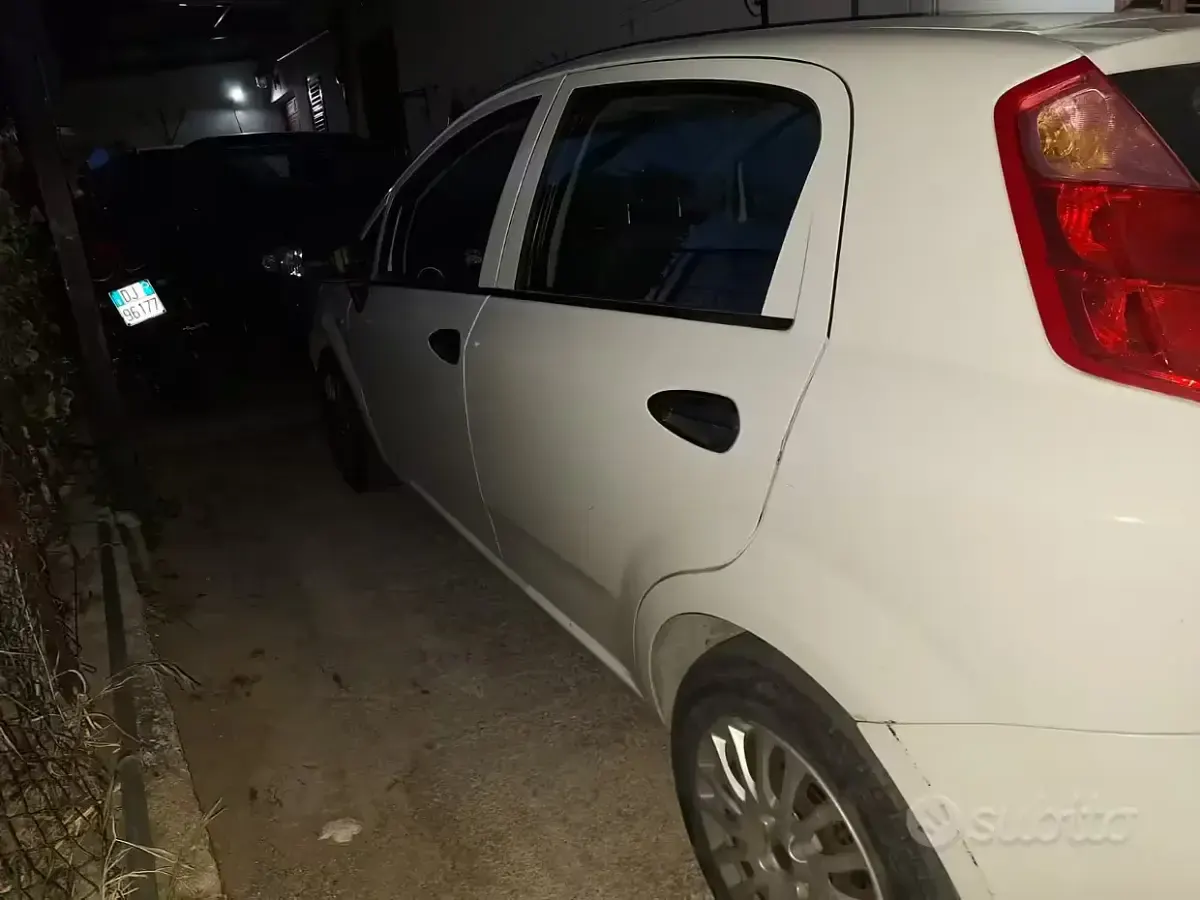 Usata Fiat Punto 75 CV (55 kW) 2016 Bianco Utilitaria