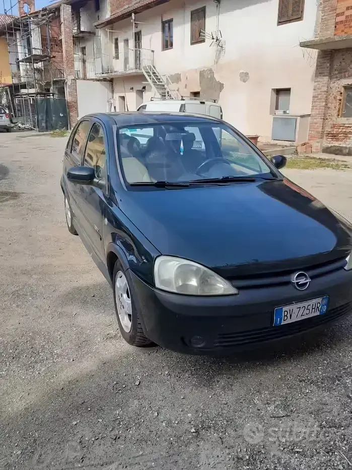 Usata Opel Corsa 75 CV (55 kW) 2001 Utilitaria