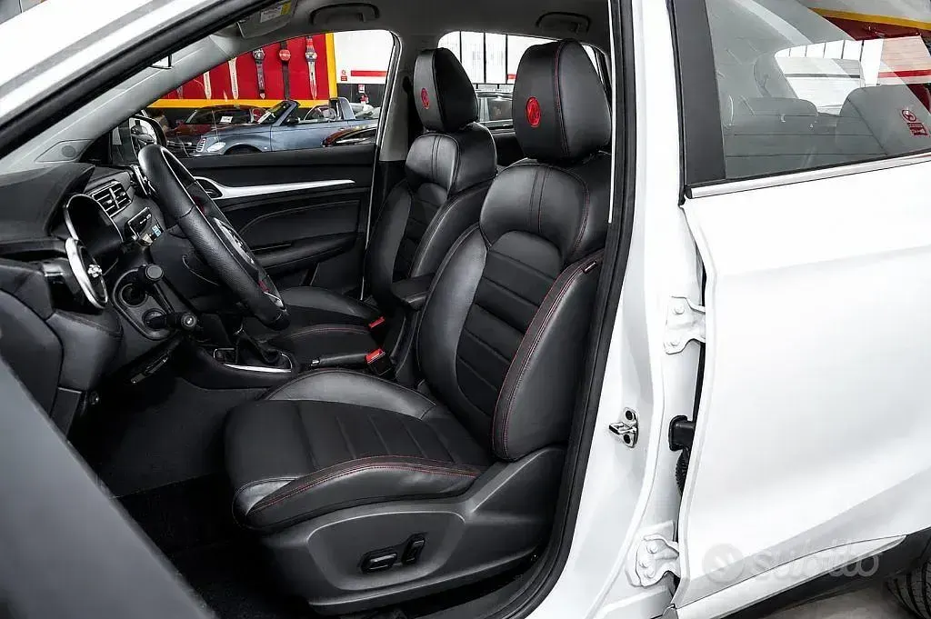 Usata MG ZS Luxury 106 CV (77 kW) 2024 Bianco SUV