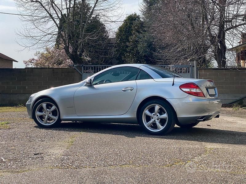 Usata Mercedes SLK200 163 CV (119 kW) 2004 Grigio Cabrio