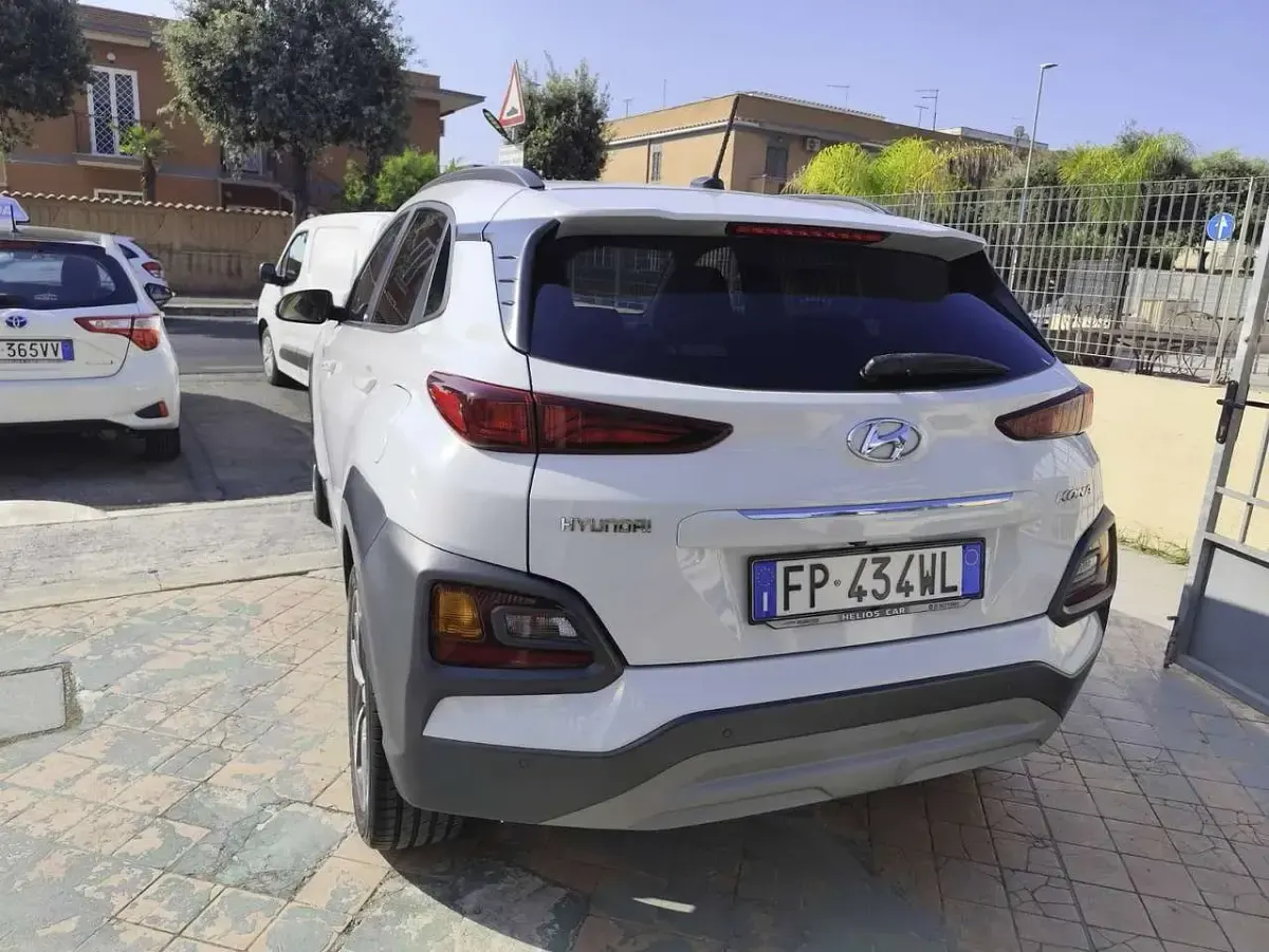 Usata Hyundai Kona Xpossible 120 CV (88 kW) 2018 Bianco perla SUV