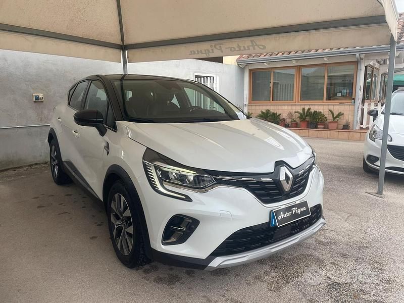Usata Renault Captur Intens 101 CV (74 kW) 2021 Bianco SUV