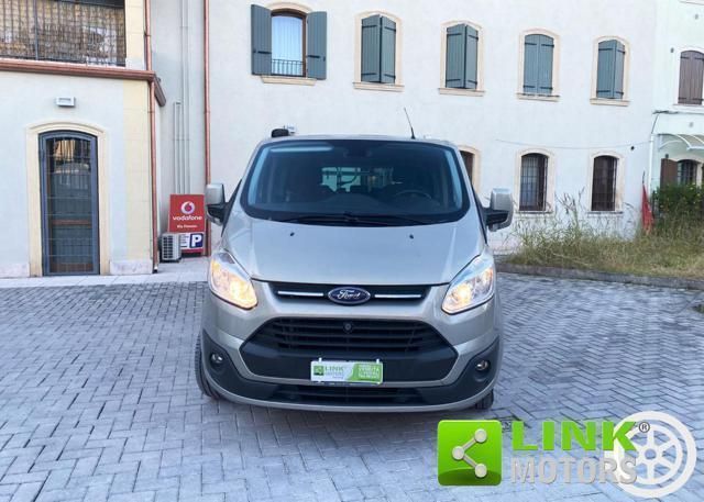 Usata Ford Tourneo Custom 155 CV (114 kW) 2014 Marrone Furgone