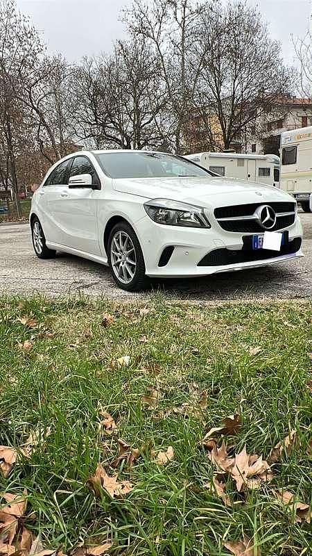 Usata Mercedes A180 109 CV (80 kW) 2016 Berlina
