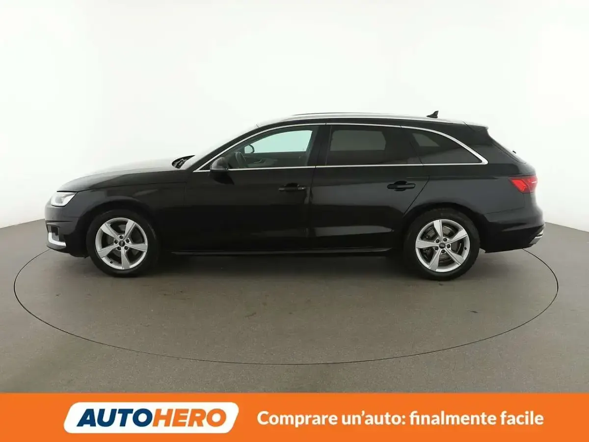 Käytetty Audi A4 Advanced 163 HP (119 kW) 2023 Musta Farmari