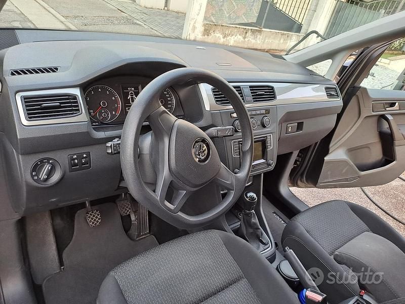 Usata VW Caddy Maxi 102 CV (75 kW) 2015 Monovolume