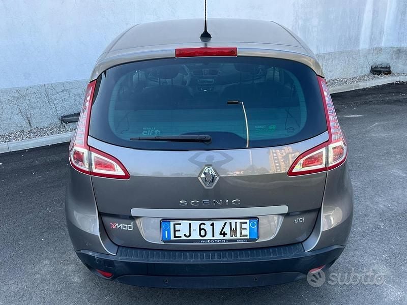 Usata Renault Scénic III Luxe 131 CV (96 kW) 2011 Grigio Monovolume