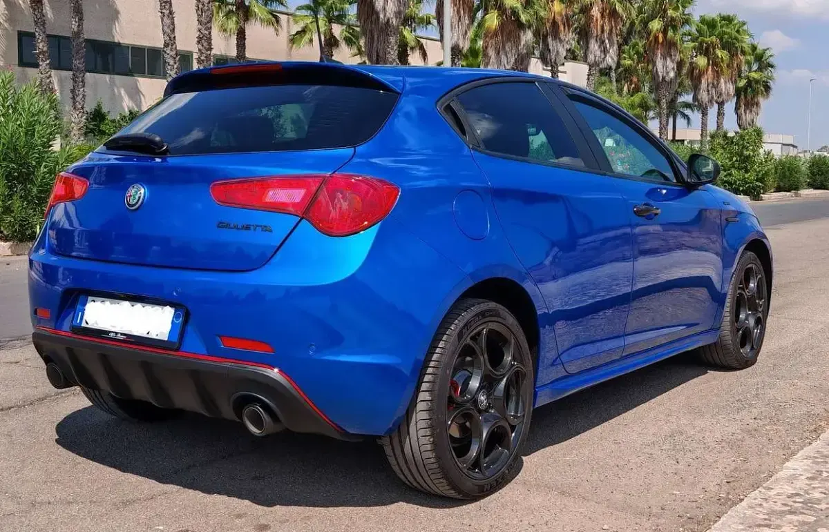 Usata Alfa Romeo Giulietta Sprint 120 CV (88 kW) 2020 Blu/azzurro Utilitaria