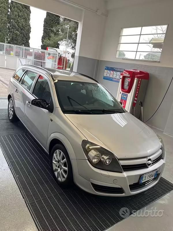 Usata Opel Astra 101 CV (74 kW) 2005 Station wagon
