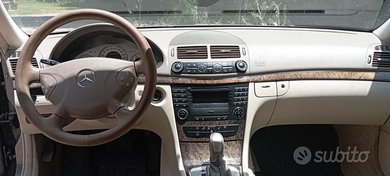 Usata Mercedes E280 177 CV (130 kW) 2005 Grigio Station wagon