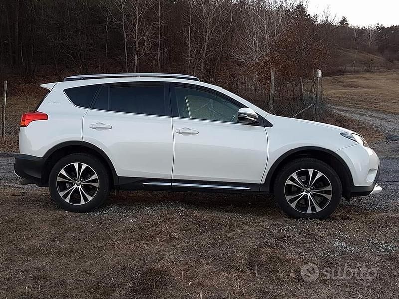 Usado Toyota RAV4 Edition 2015 Blanco Berlina