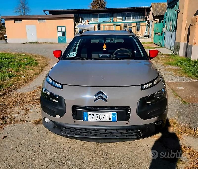 Usata 2016 Citroën C4 Cactus Due volumi | 5999 € (Buon prezzo) - Immagine 1/4