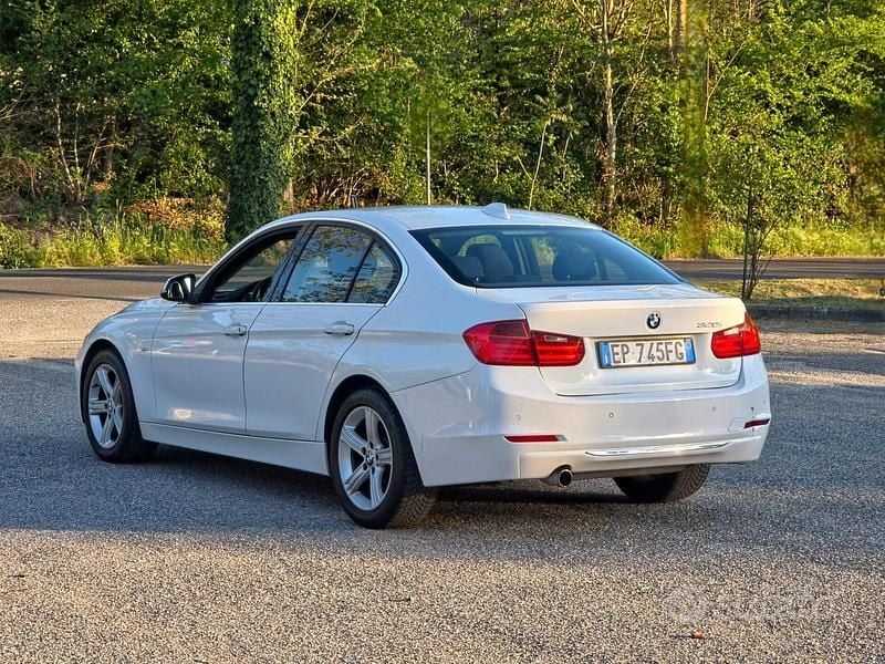 Usata BMW 320 184 CV (135 kW) 2012 Bianco Berlina