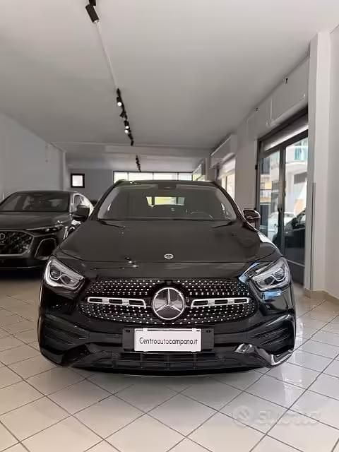 Usata Mercedes GLA200 Premium 150 CV (110 kW) 2022 Nero SUV