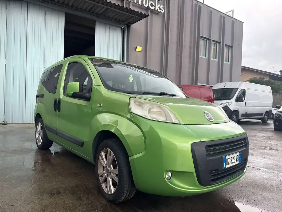 Usata Fiat Qubo Trekking 69 CV (50 kW) 2010 Verde Monovolume