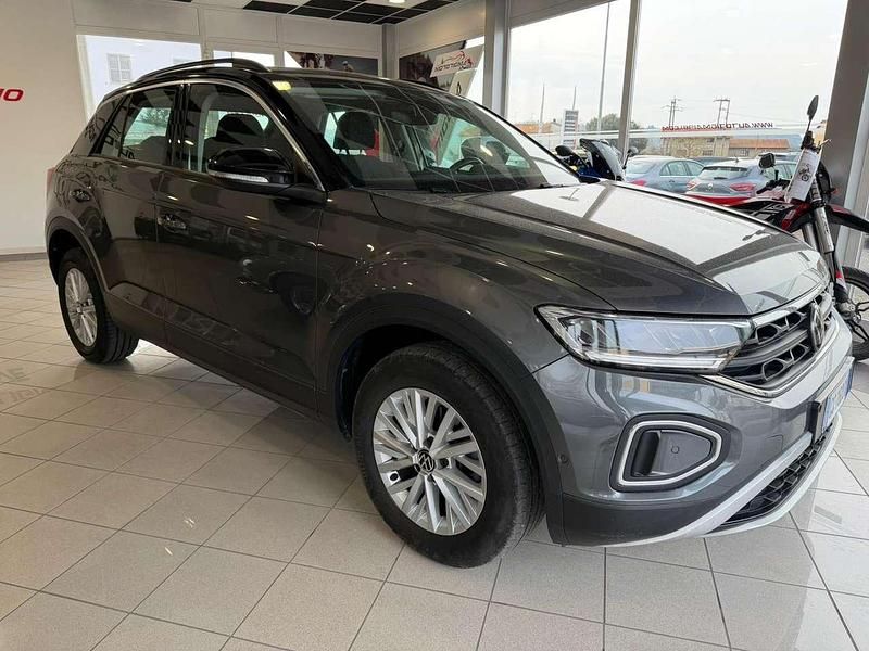 Usata VW T-Roc Life 116 CV (85 kW) 2022 Grigio SUV